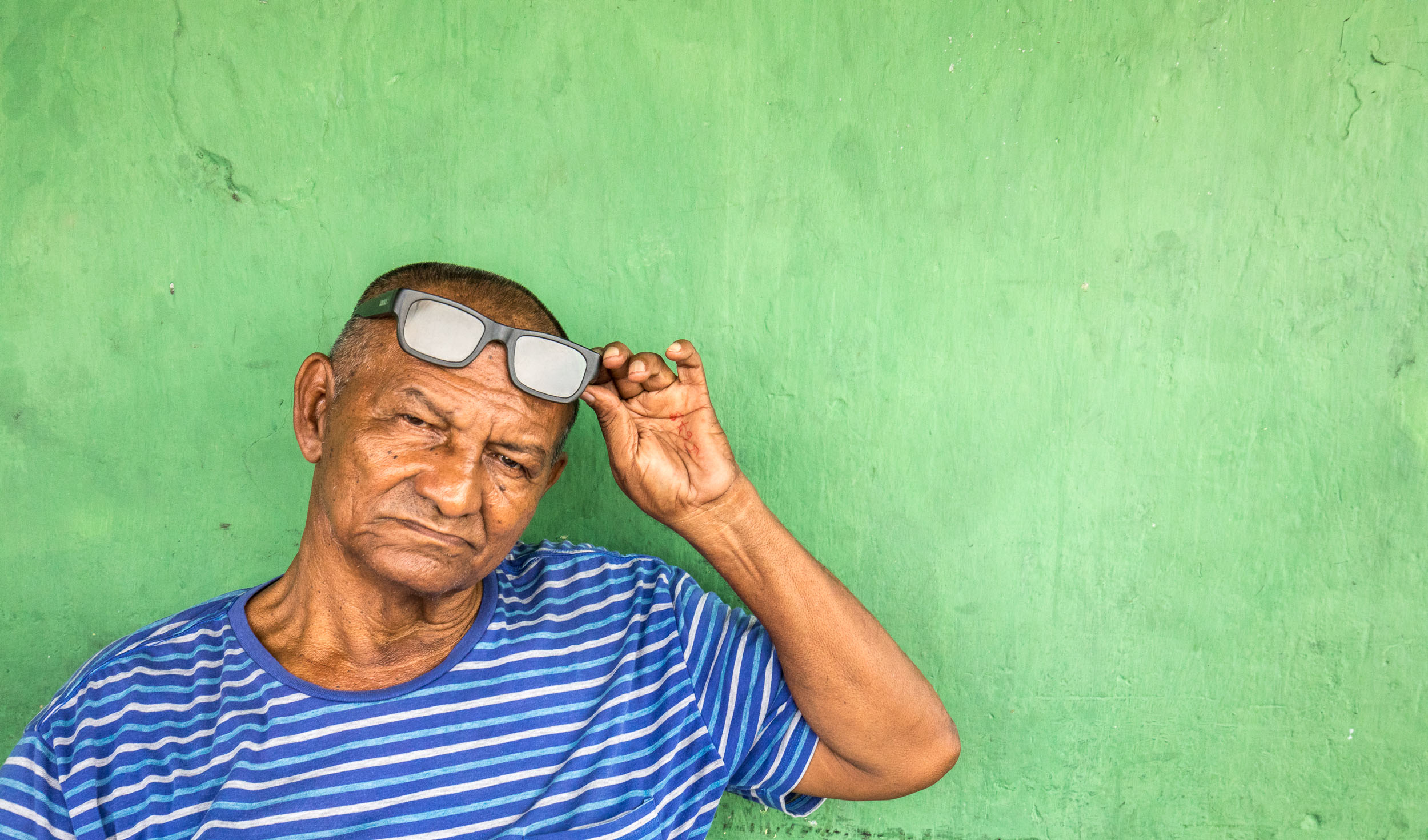 Colombia-Cartagena-Market-Sunglasses