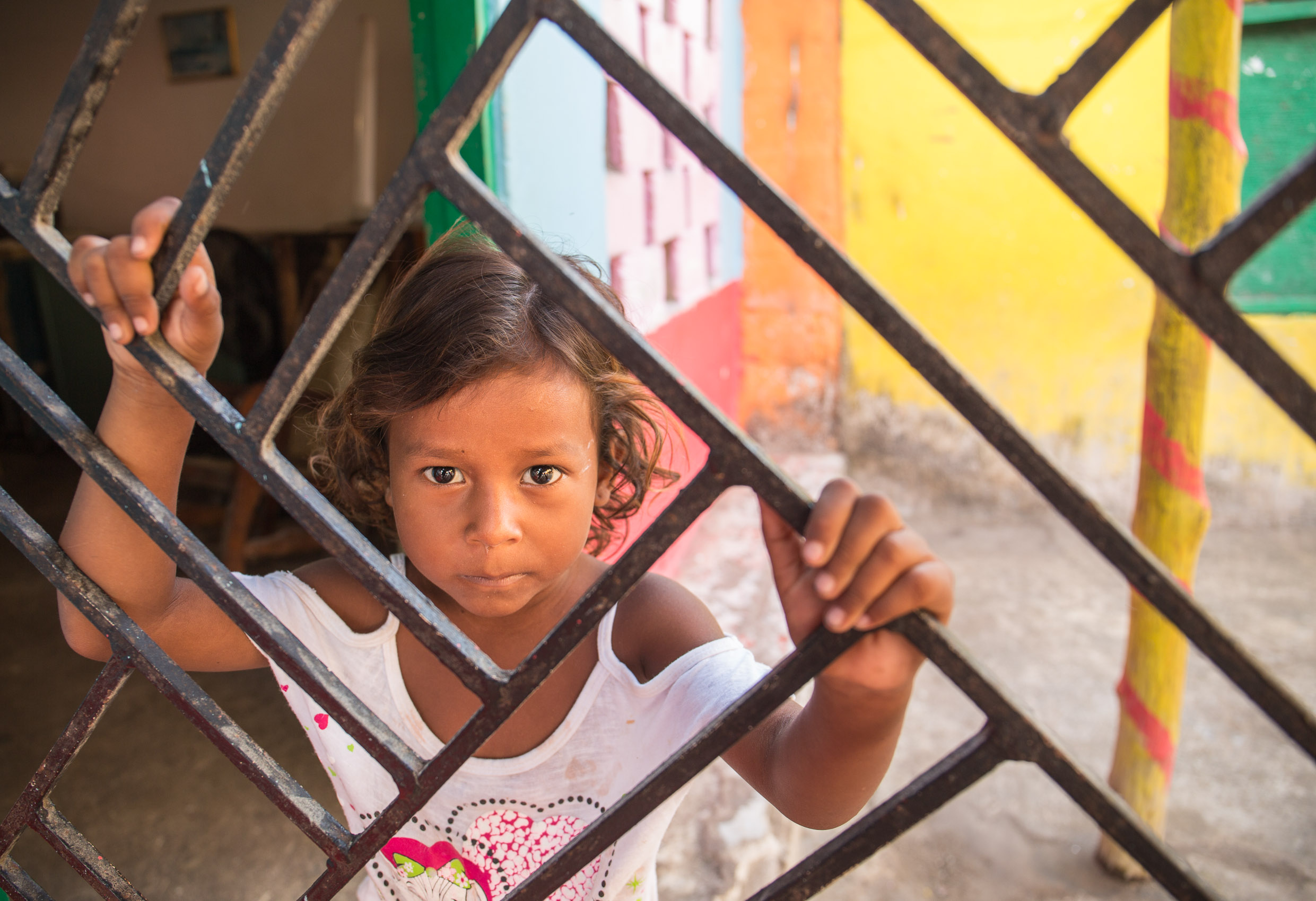 Colombia-Santa-Cruz-del-Islote-Iron-Gate-Hands