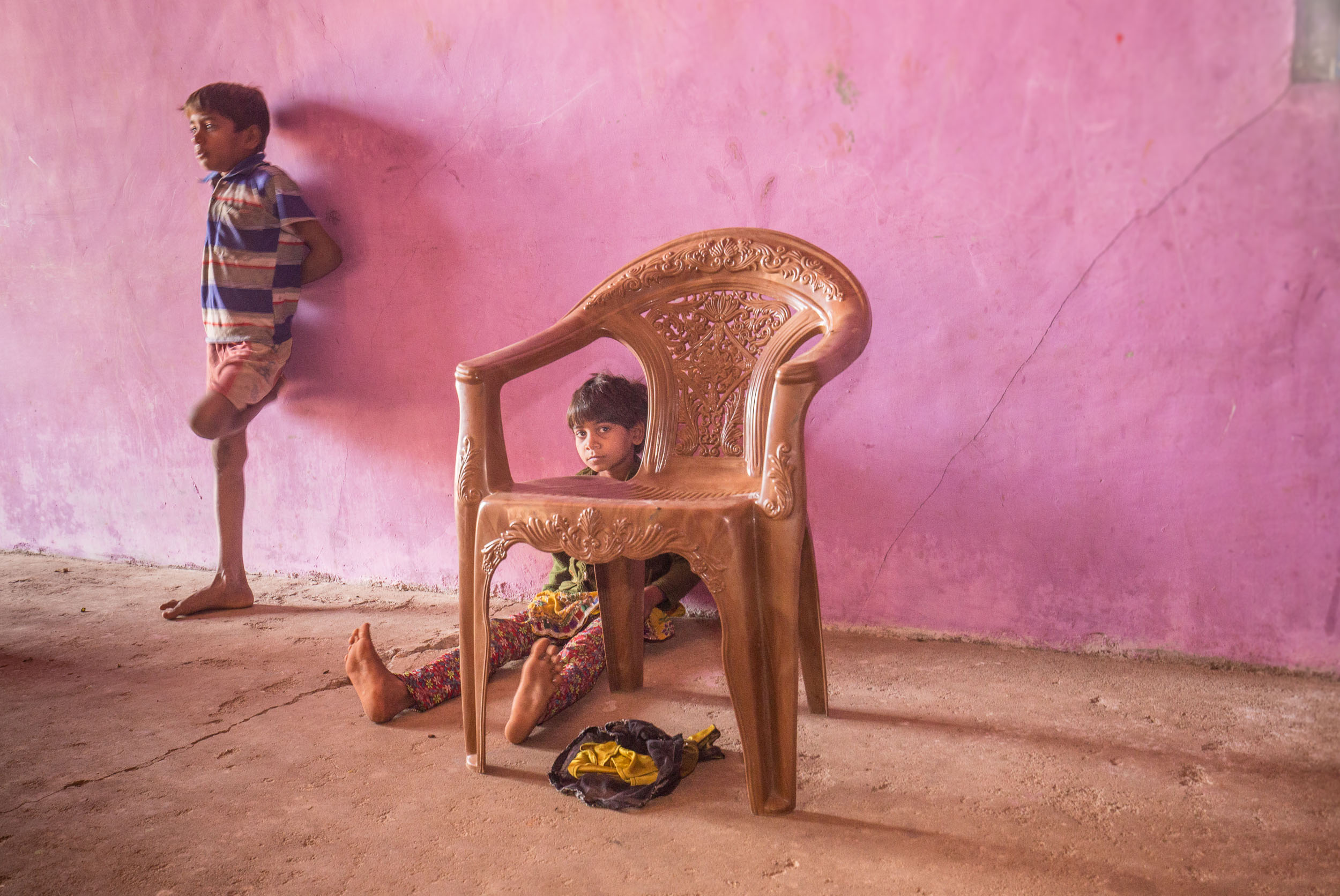 India-Gujarat-Two-Kids-Pink-Wall