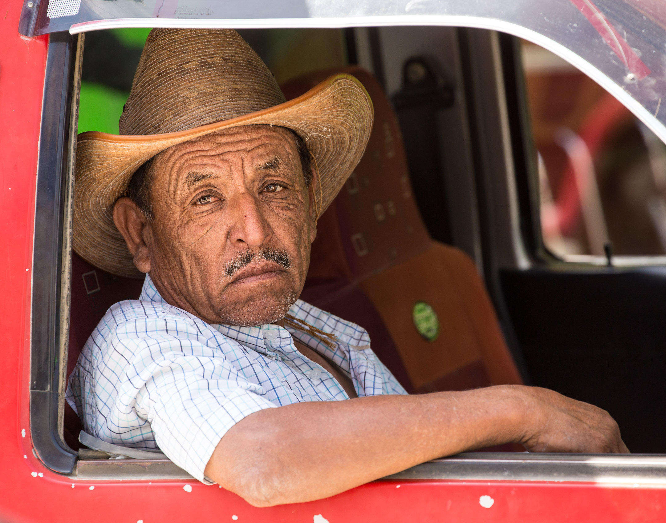 Mexico-Oaxaca-Miahuatlan-Car-Straw-Hat