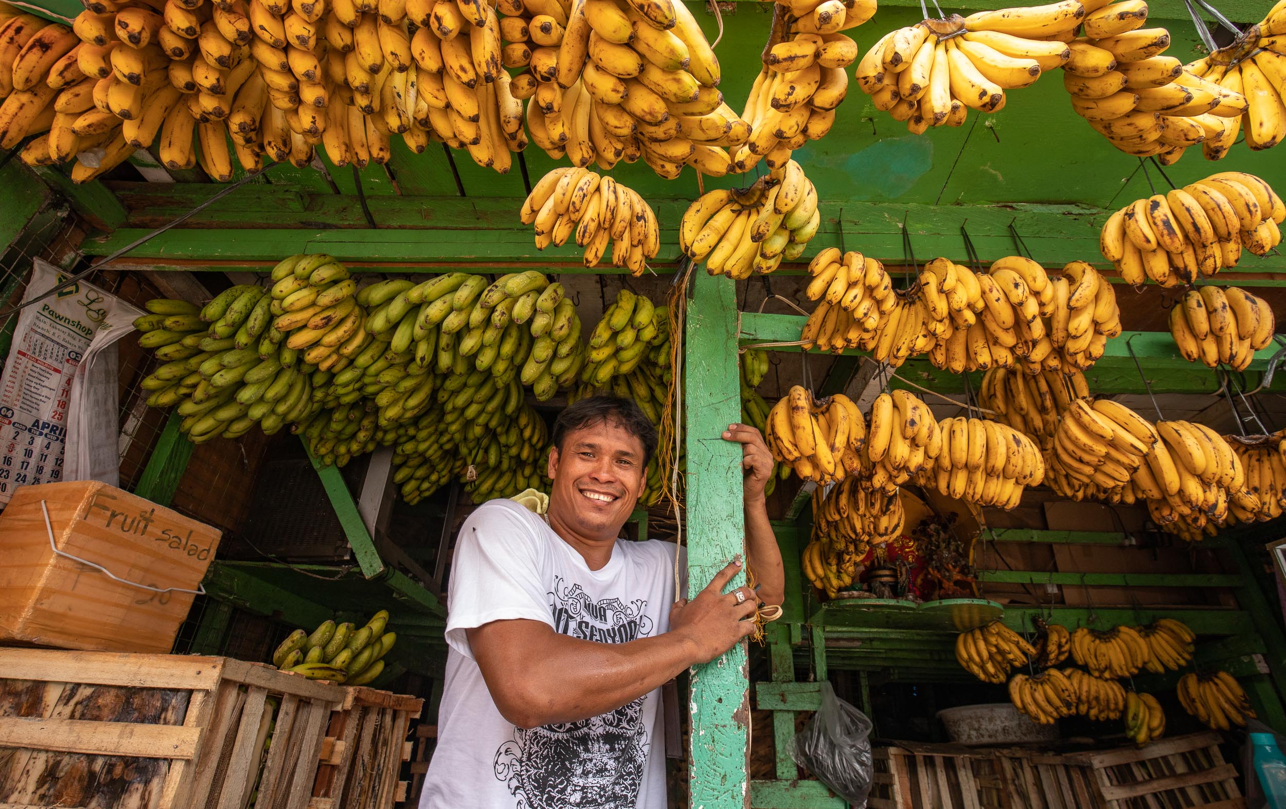 Philippines-Cebu-Bananas-Pole