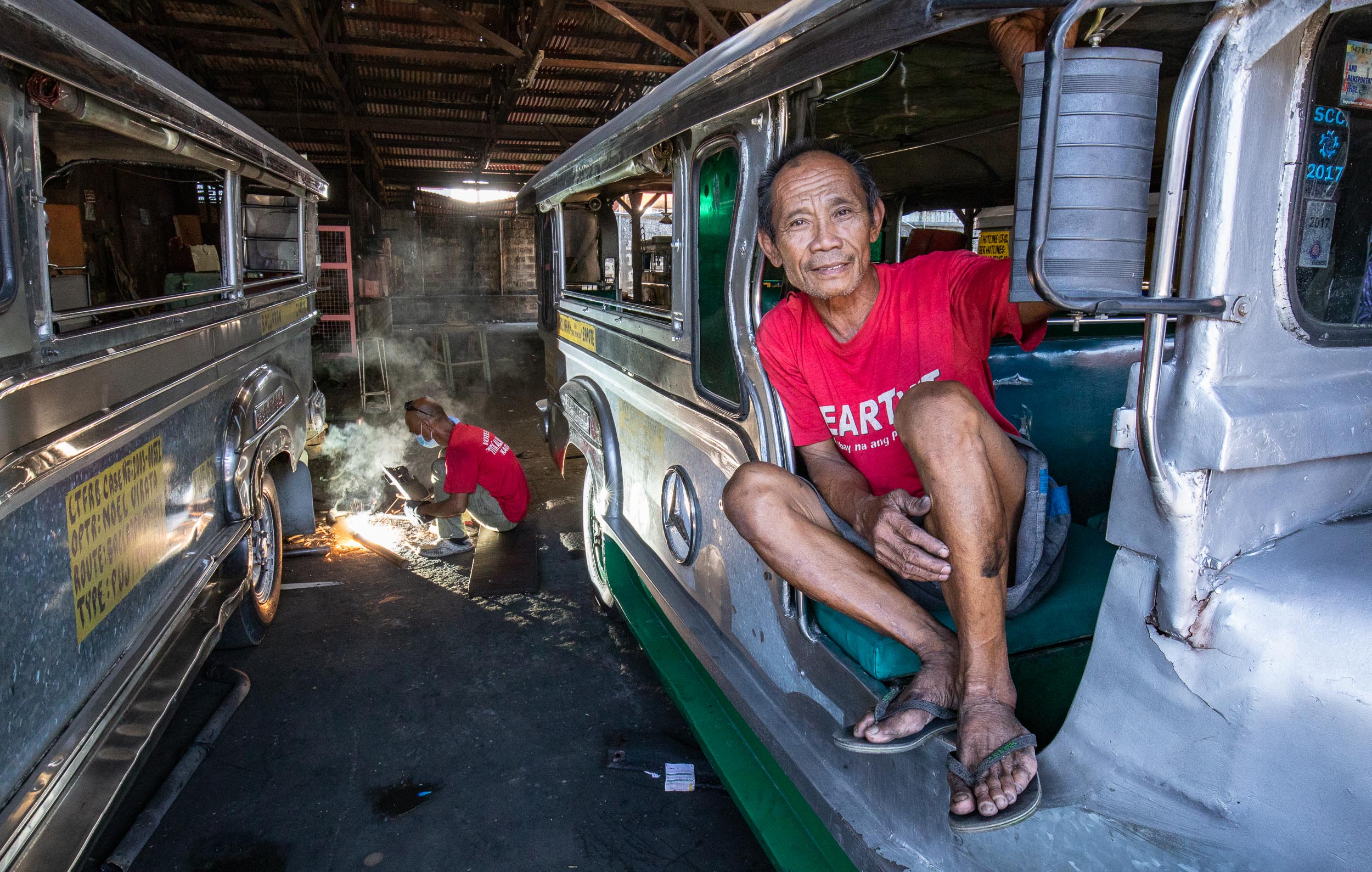 Philippines-Manila-Sarao-Jeepney-Factory